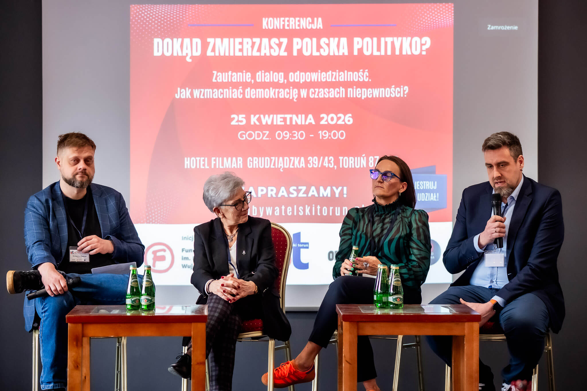 I panel - od lewej Grzegorz Giedryc (moderator), Danuta Przywara, Sylwia Kowalska, Bartosz Szymanski
