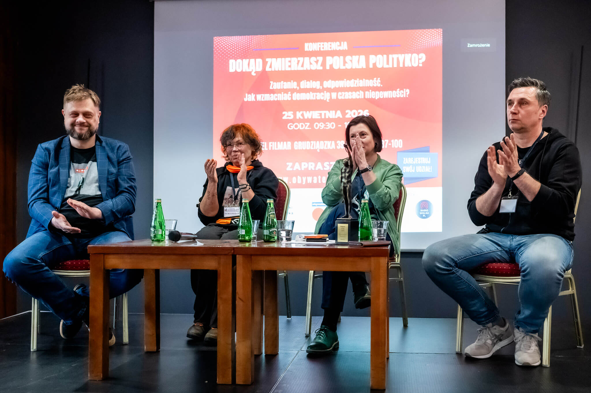 zakończenie konferencji - od lewej prowadzący panel IV Grzegorz Giedrys, Ewa Moroz-Kaczyńska, prof Magdalena Mateja, Piotr Czaban